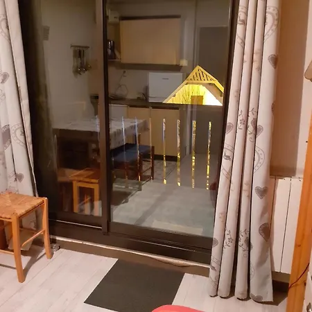 Confortable A 20 M² Avec Vue Montagne * ألو