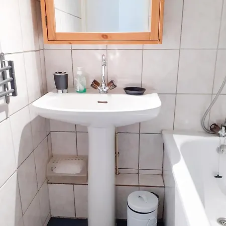 Confortable A 20 M² Avec Vue Montagne * ألو